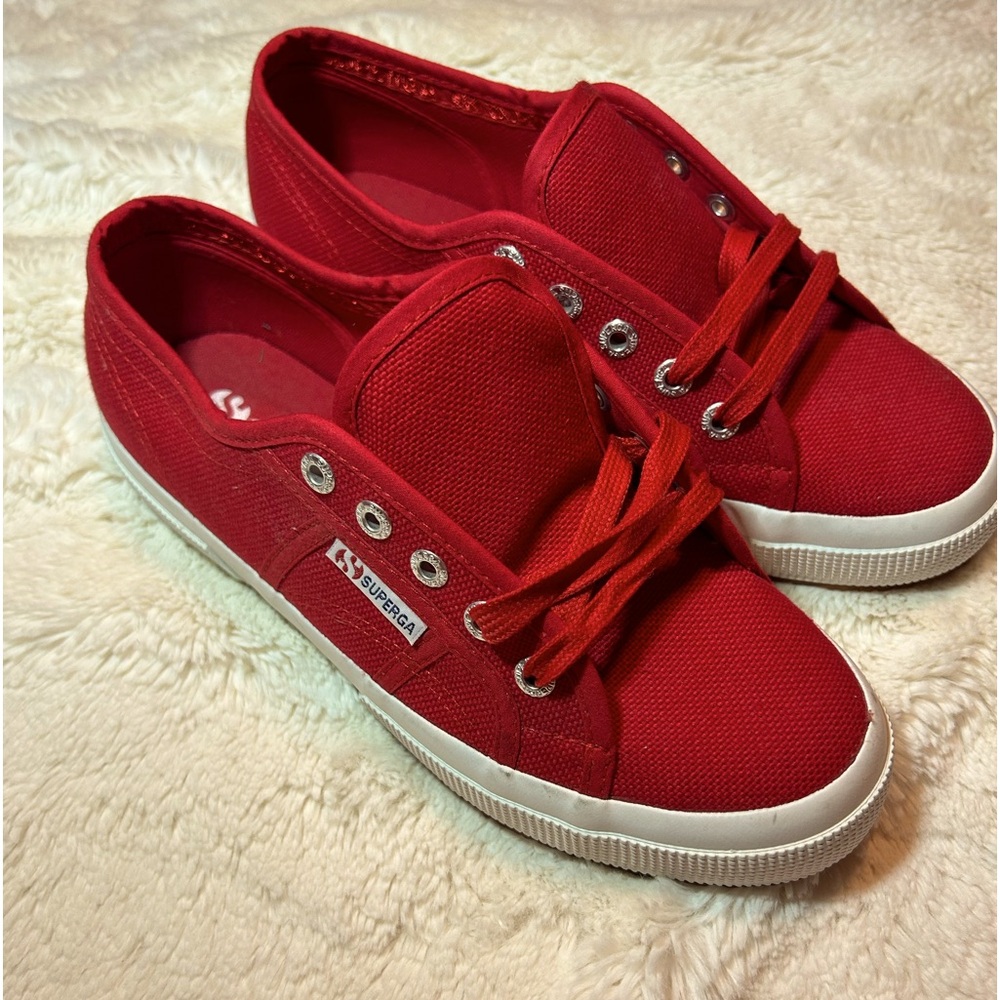 NWOT Superego 2750 Cotu Classic
Sneaker Red Azalea Sz 6